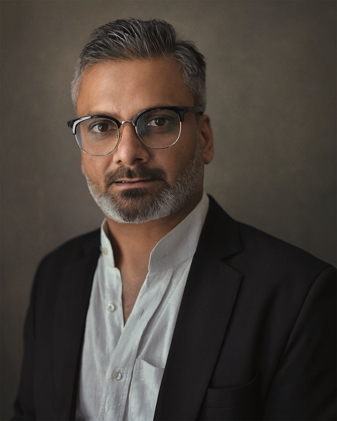 Xitij Kaushik, Advocate